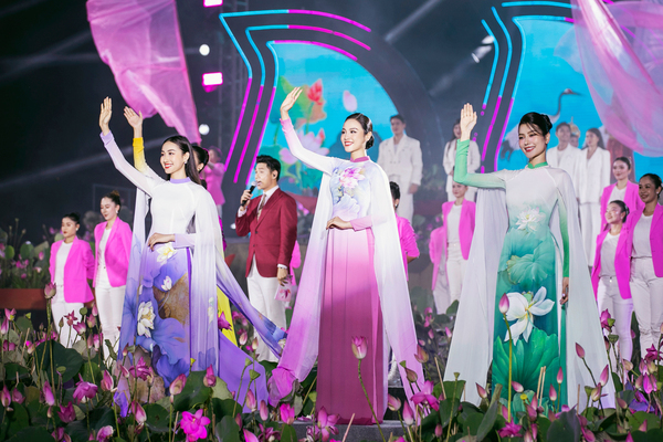 Bản sao của 005 AO DAI TRUNG DINH foto KIENGCAN