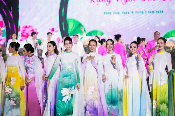 Bản sao của 010 AO DAI TRUNG DINH foto KIENGCAN