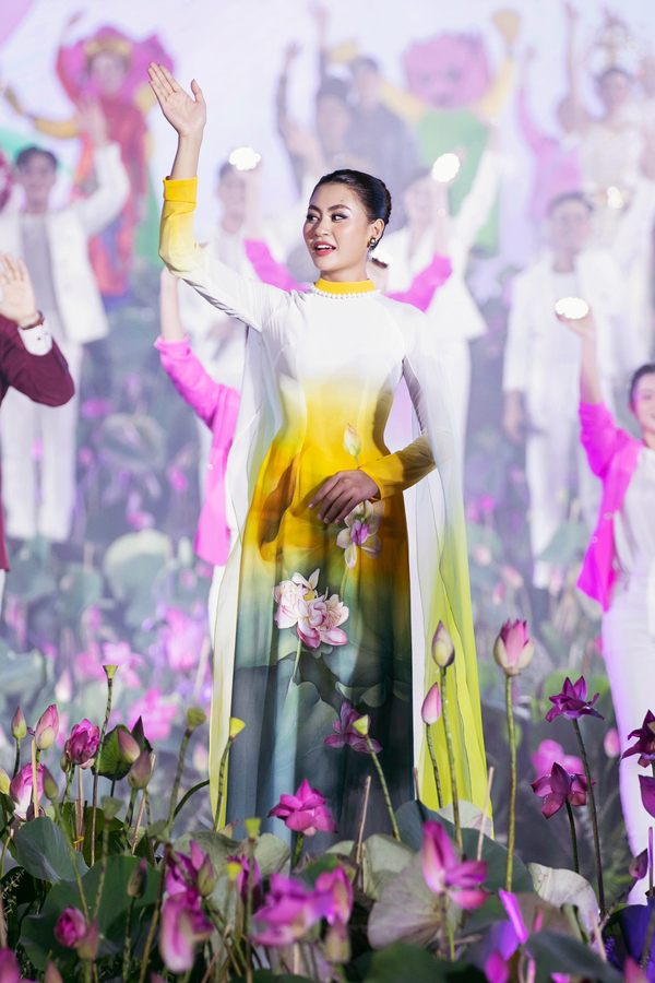 Bản sao của 022 AO DAI TRUNG DINH foto KIENGCAN