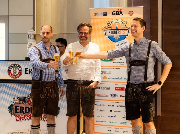 Lederhosen - Man_s German Oktoberfest Dress