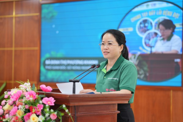 Bà Đinh Thị Phương Khanh - Phó Giám đốc Sở Nông nghiệp và Môi trường phát biểu tại lễ phát động 